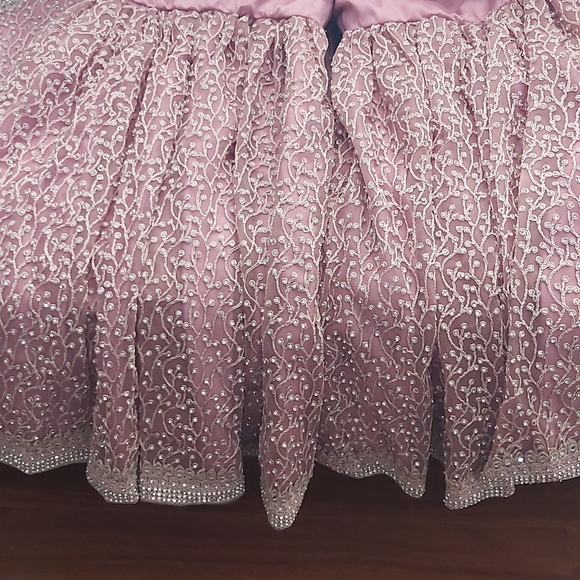 Heavy silk gharara suit with dupatta - Picture 4 of 5